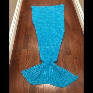 Great Gift - NWOT Knitted Mermaid Blanket